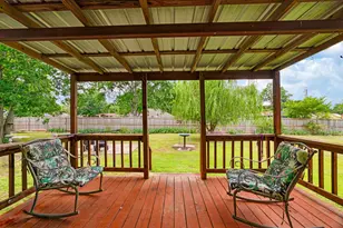 330 Young St, Blossom, TX 75416 - Photo 16