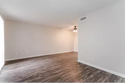9808 Valley Meadow Place, Dallas, TX 75220 - Photo 12