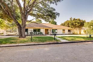 7017 Serrano Dr, Fort Worth, TX 76126 - Photo 2