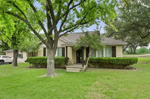 2200 Skyline Dr, Fort Worth, TX 76114 - Photo 2