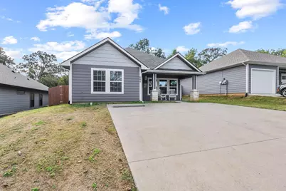 608 E Shepherd Street, Denison, TX 75021 - Photo 2