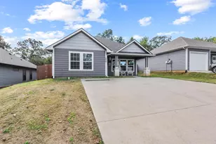 608 E Shepherd St, Denison, TX 75021 - Photo 2