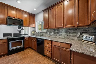 4111 Highgrove Drive, Arlington, TX 76001 - Photo 12