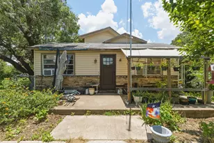 320 Beverly Rd, Azle, TX 76020 - Photo 2