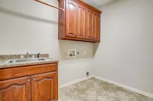 1802 Yucatan Dr, Granbury, TX 76048 - Photo 26