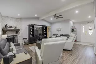 2010 Surrey Oaks Dr, Arlington, TX 76006 - Photo 20