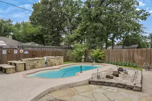 2010 Surrey Oaks Dr, Arlington, TX 76006 - Photo 34