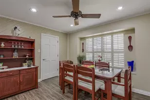2010 Surrey Oaks Dr, Arlington, TX 76006 - Photo 14