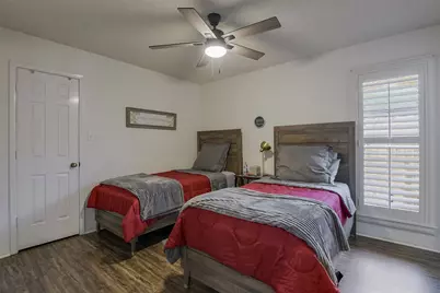 2010 Surrey Oaks Drive, Arlington, TX 76006 - Photo 24