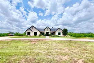1444 West St, Buffalo Gap, TX 79508 - Photo 2
