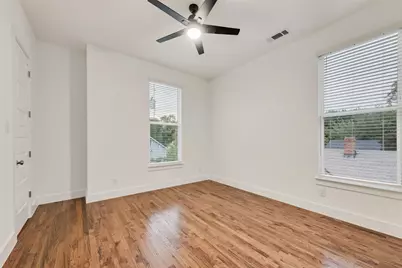 219 W Yarmouth Street, Dallas, TX 75208 - Photo 12