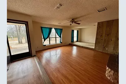 1304 W Wise Street, Bowie, TX 76230 - Photo 8