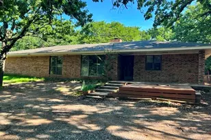 1304 W Wise St, Bowie, TX 76230 - Photo 2