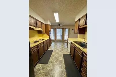 1304 W Wise Street, Bowie, TX 76230 - Photo 10