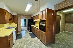 1304 W Wise St, Bowie, TX 76230 - Photo 12