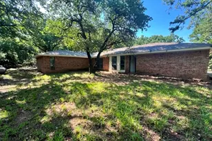 1304 W Wise St, Bowie, TX 76230 - Photo 4