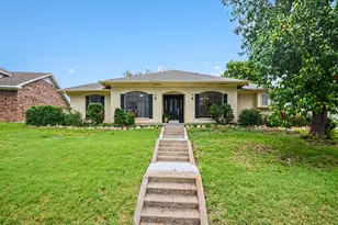 1702 Surrey Ct, Garland, TX 75043 - Photo 2