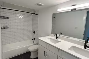 321 E 8th St, Dallas, TX 75203 - Photo 12