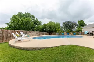 112 Camelot St, Glen Rose, TX 76043 - Photo 30