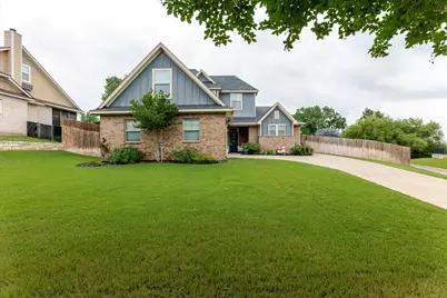 112 Camelot Street, Glen Rose, TX 76043 - Photo 2