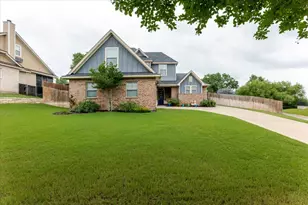 112 Camelot St, Glen Rose, TX 76043 - Photo 2