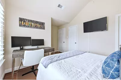 4058 Buena Vista Street #E, Dallas, TX 75204 - Photo 18