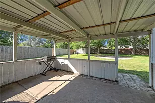 305 Elmwood Dr, Woodway, TX 76712 - Photo 12