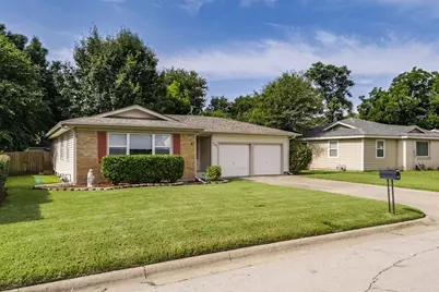 741 Cullum Avenue, Hurst, TX 76053 - Photo 2