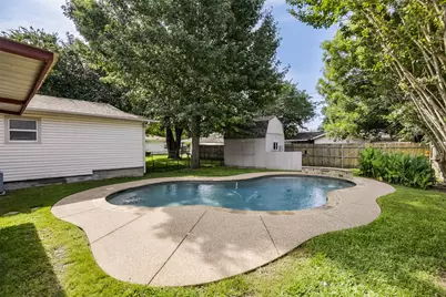 741 Cullum Avenue, Hurst, TX 76053 - Photo 28