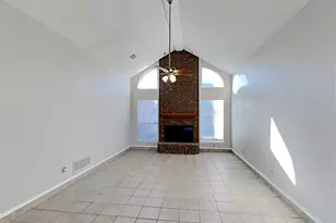 815 McComb Ln, Cedar Hill, TX 75104 - Photo 2
