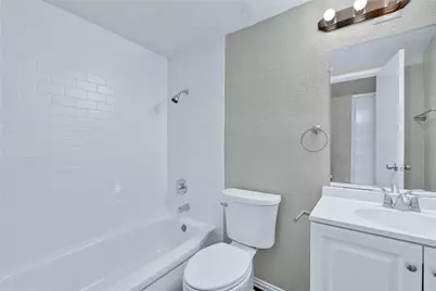 4208 Huckleberry Circle, Dallas, TX 75216 - Photo 14