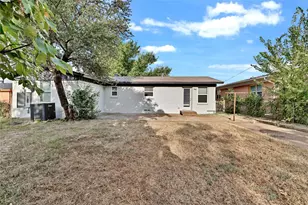 4208 Huckleberry Cir, Dallas, TX 75216 - Photo 16