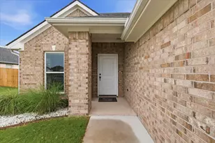 2120 Gabriel Dr, Sherman, TX 75092 - Photo 2