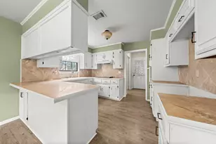 308 Texas Ave, Hewitt, TX 76643 - Photo 8