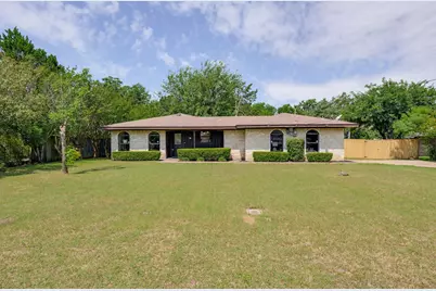 215 N Casa Grande Circle, Duncanville, TX 75116 - Photo 1