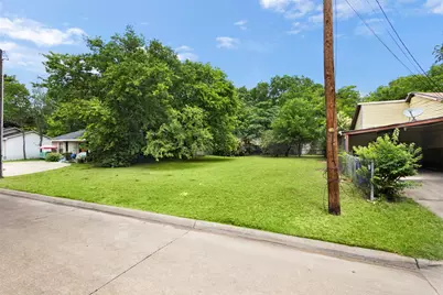 205 Thompson Street, Waxahachie, TX 75165 - Photo 2