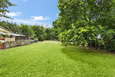 205 Thompson Street, Waxahachie, TX 75165 - Photo 4