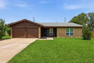 1909 Schumac Ln, Bedford, TX 76022 - Photo 1