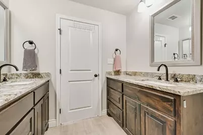 2601 Houston Court, Granbury, TX 76048 - Photo 24