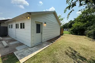 320 W 6th St, Weatherford, TX 76086 - Photo 2