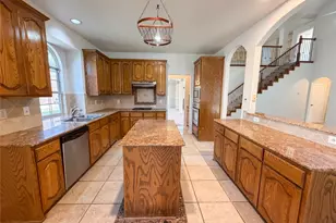 1126 Glencoe Dr, Glenn Heights, TX 75154 - Photo 6