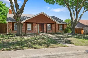 1037 Whitewater Trail, DeSoto, TX 75115 - Photo 2