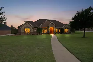8230 Glenwick Dr, Waxahachie, TX 75167 - Photo 2