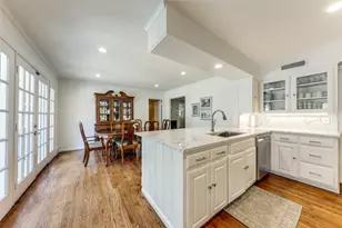 6453 Dunstan Ln, Dallas, TX 75214 - Photo 12