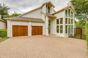 2144 Fountain Square Dr, Fort Worth, TX 76107 - Photo 2
