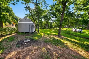1001 Leaning Oak Dr, Tool, TX 75143 - Photo 14