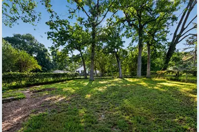 1001 Leaning Oak Drive, Tool, TX 75143 - Photo 10