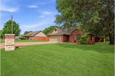 1508 Cheyenne Trail, Granbury, TX 76048 - Photo 2