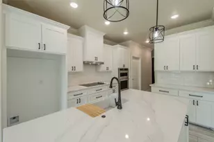 2719 Sycamore Ct, Granbury, TX 76048 - Photo 8
