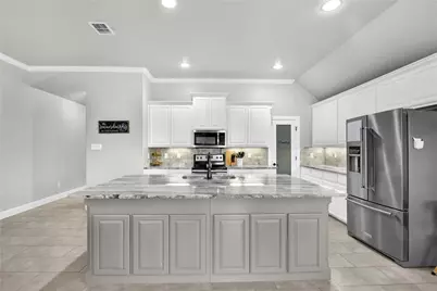 1904 Town Creek Circle, Weatherford, TX 76086 - Photo 12